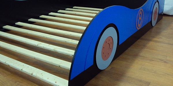 car bed front corner view