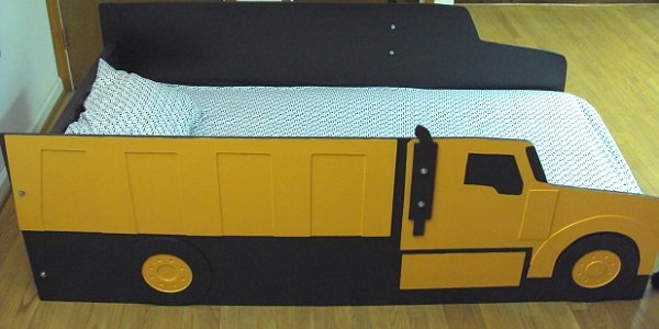 twin dump truck bed side view