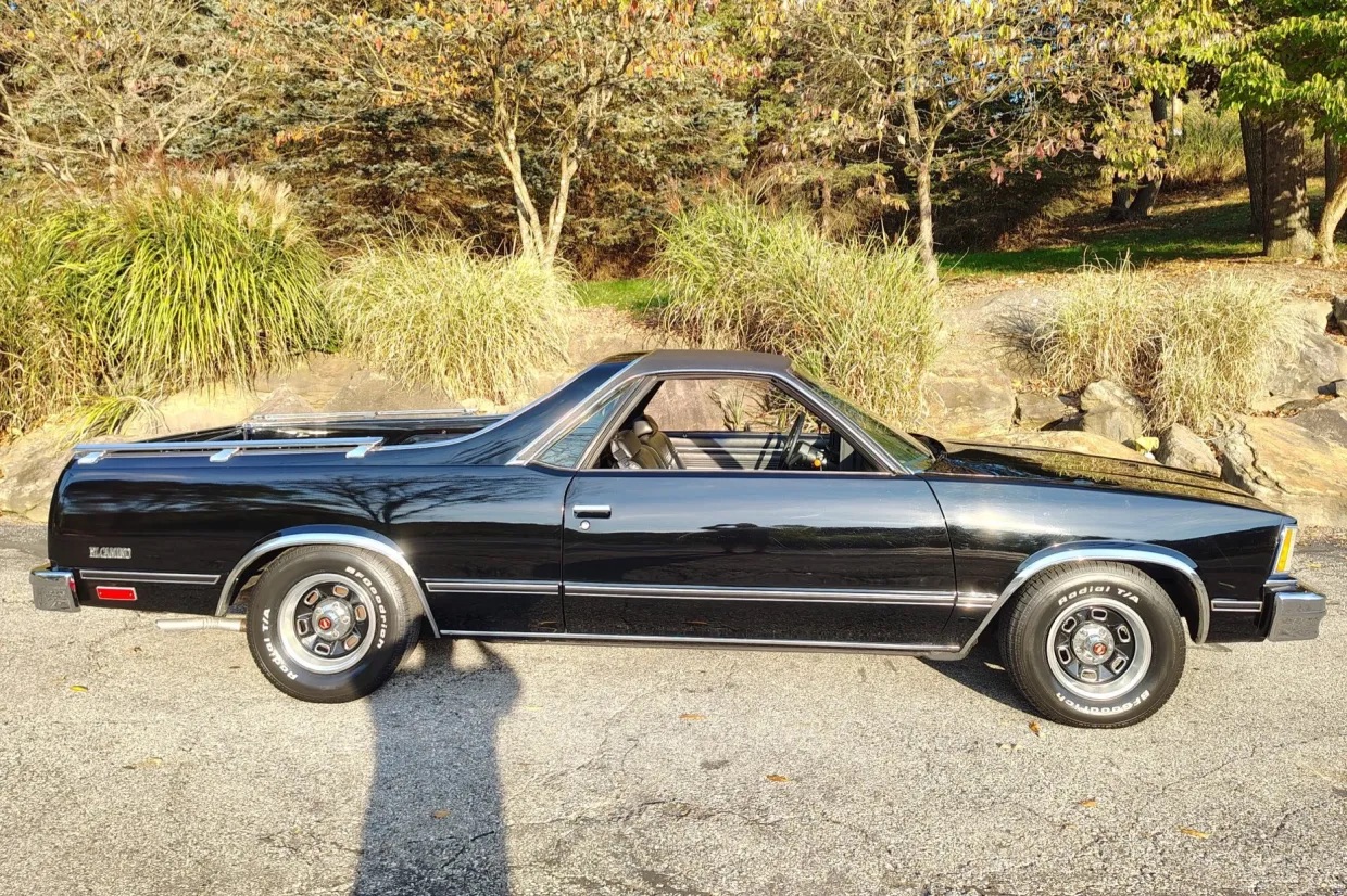 El Camino with vinyl roof